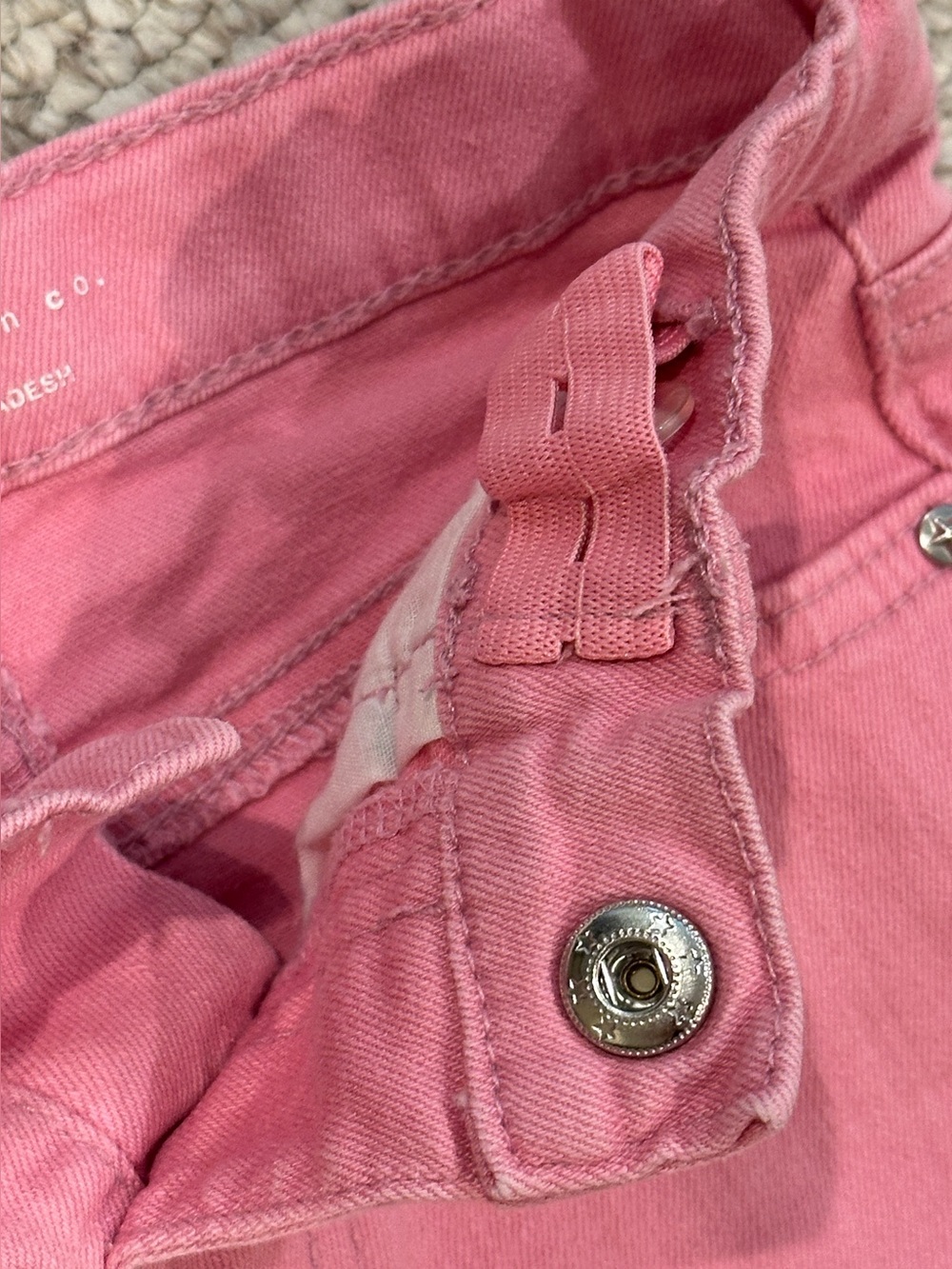 Bundle of 2 pairs of girls Jean shorts from Old Navy & Primark. Size 4T - Picture 9 of 9